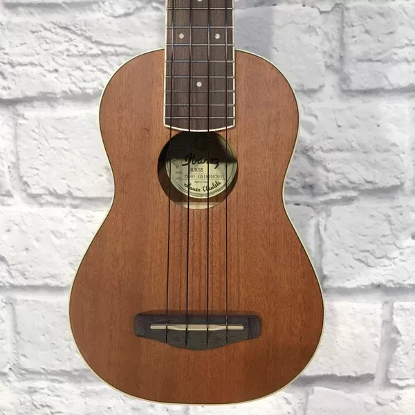 ** Ibanez UKC10 Concert Ukulele Natural